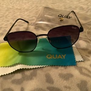 Quay black sunglasses